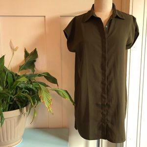 Chic button down dress shirt